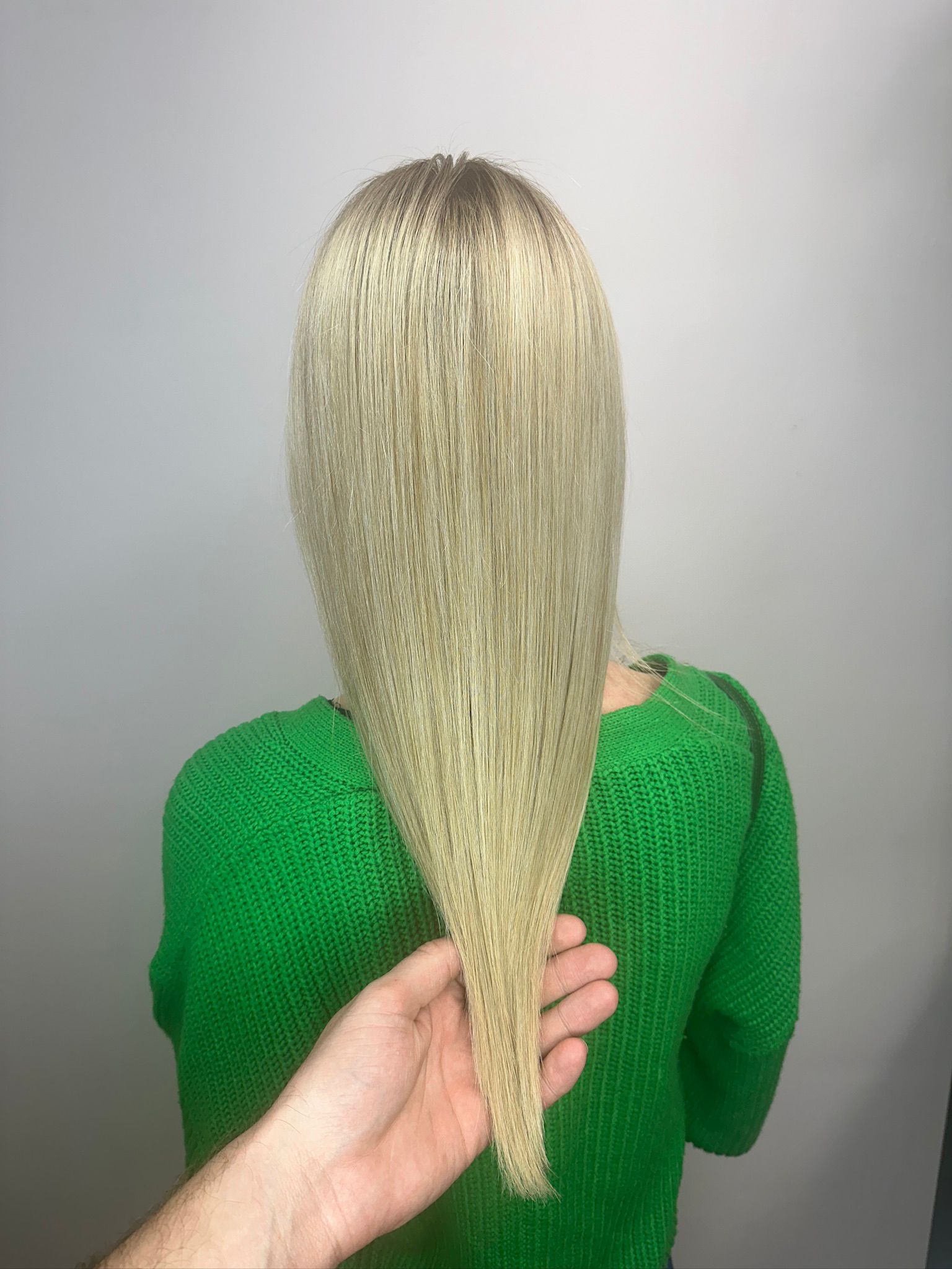 Blond włosy długie